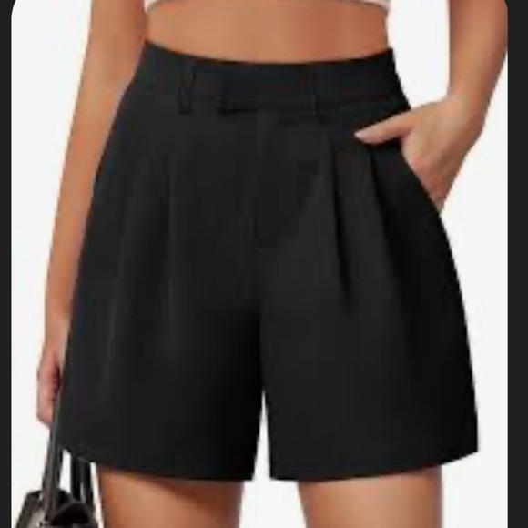 Daisy Fuentes Black High Waist Tailored Shorts - Picture 1 of 12